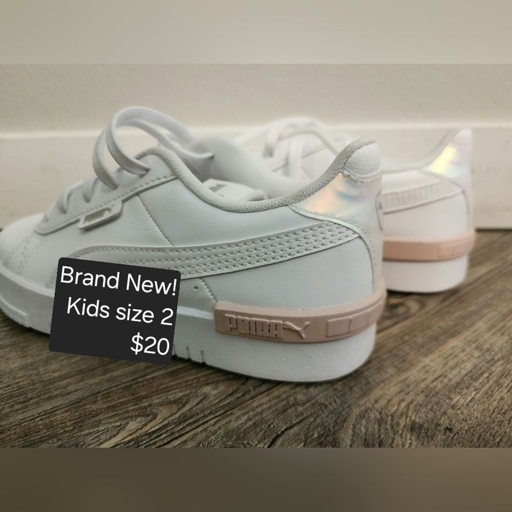 Puma Kids White and Light Pink Sneakers, Size 2, New with Tags
